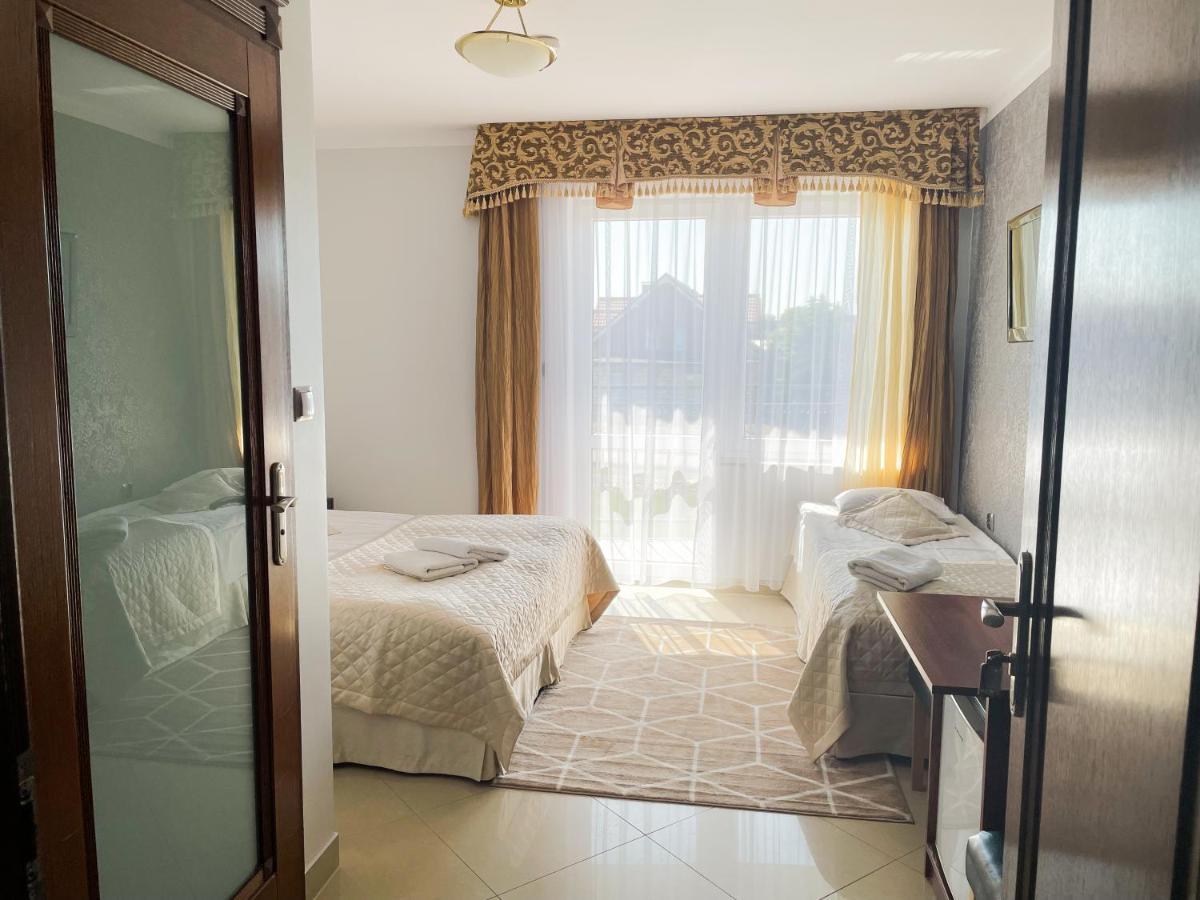 Hotel Osrodek Wczasowy Rewa Extérieur photo