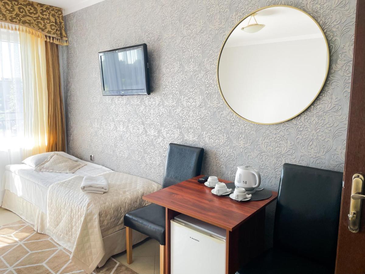 Hotel Osrodek Wczasowy Rewa Extérieur photo